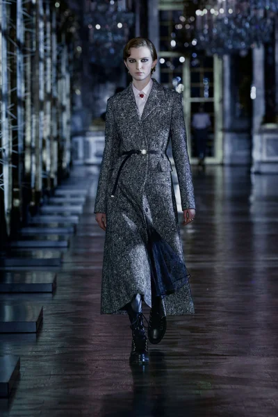 Look 8